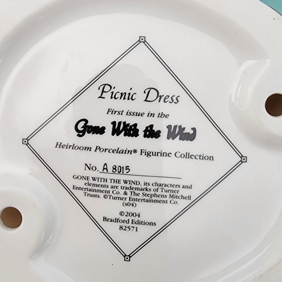 Bradford Scarlett O'Hara Figurine - Picture 5 of 9